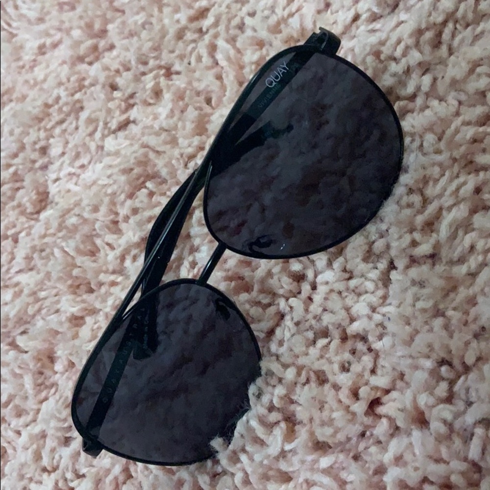 QUAY SUNGLASSES